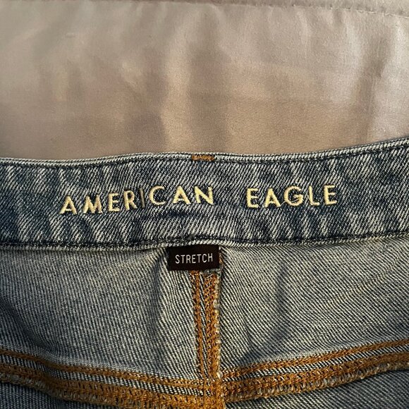 American Eagle Size 20 Curvy Mom Jean with Distressing - Picture 3 of 9